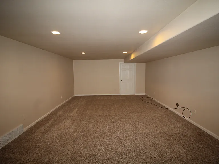507 Roundhouse Dr — Photo 13