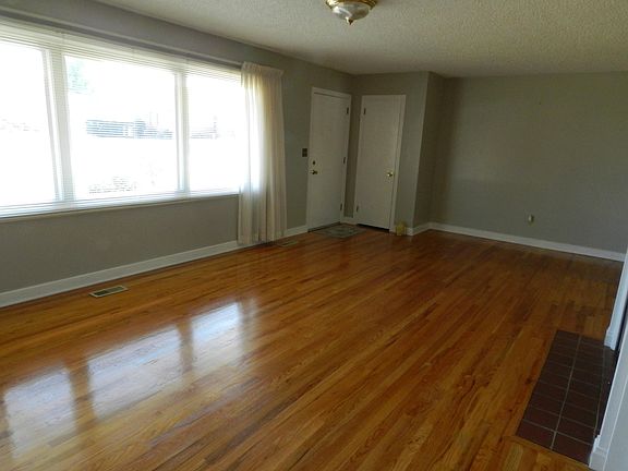 3rd image of 2113 E Sevier Ave