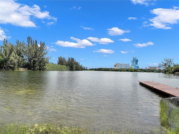 4th image of 5620 SW 55th Avenue