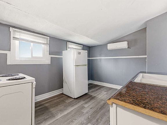 2nd image of 1347 Elmira St APT B