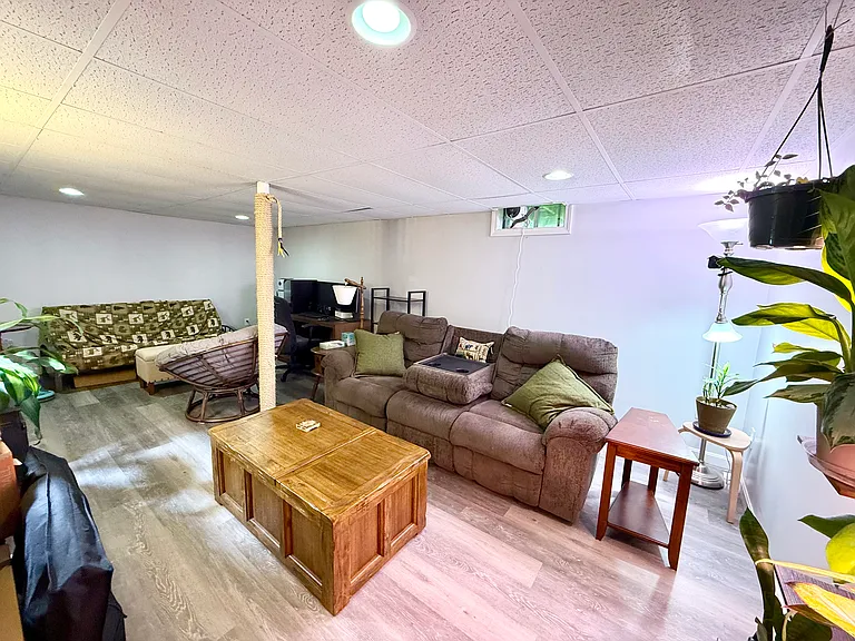 5 Eastman Ave — Photo 18