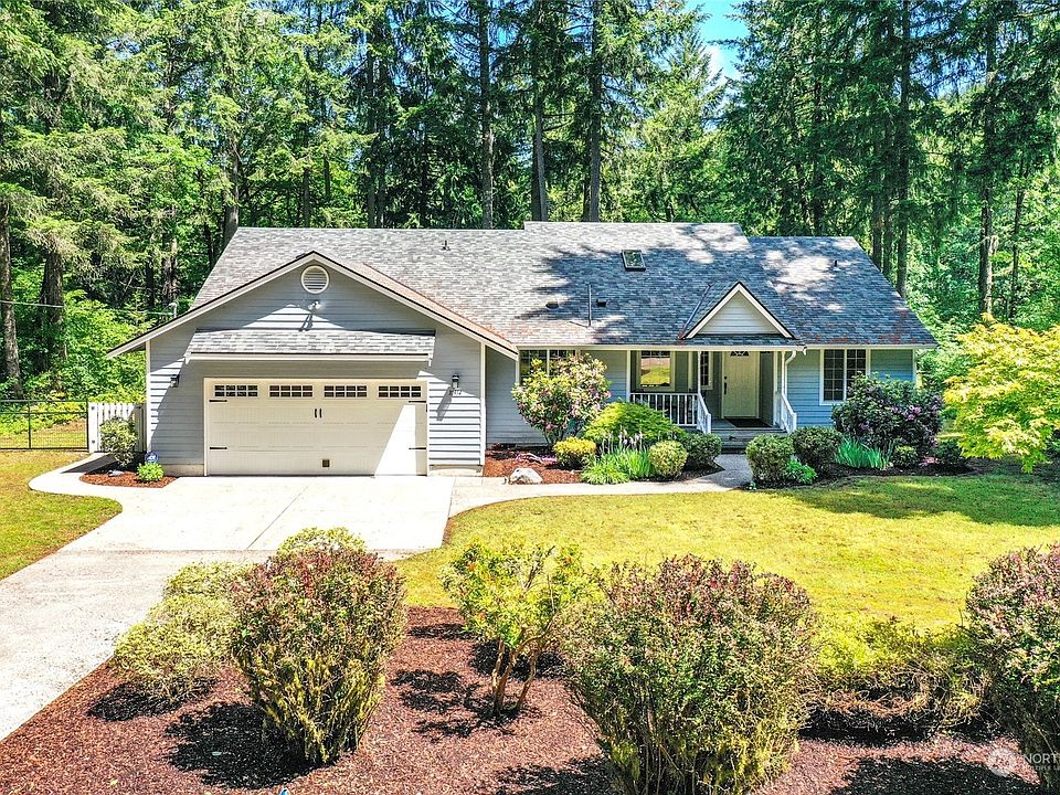1st image of 10914 Cowlitz Drive SE