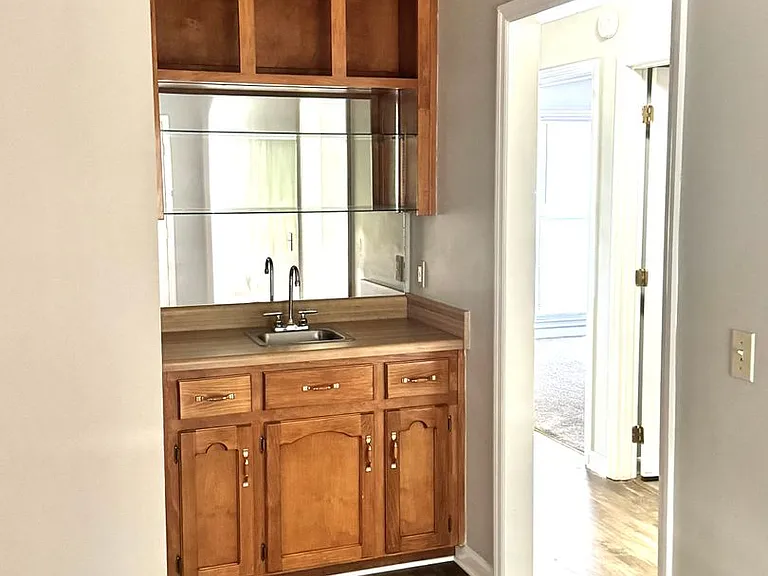 205 Oak Bluff Dr — Photo 14