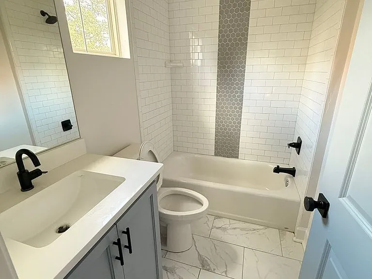 1327 N Bronough St — Photo 6