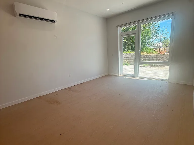74 Webster St #1C — Photo 3