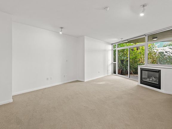 5th image of 13600 Marina Pointe Dr Unit 315