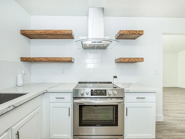 672 W Antonio Dr — Photo 7