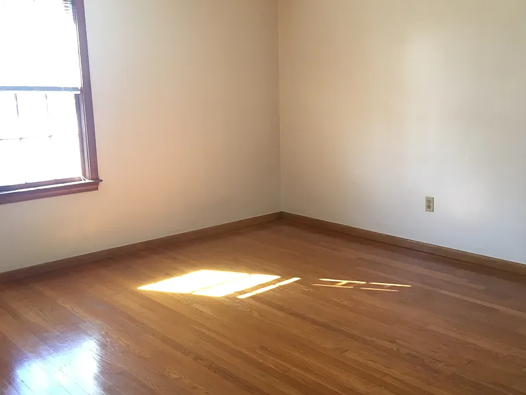 857 Greenwich Ave #7 — Photo 2