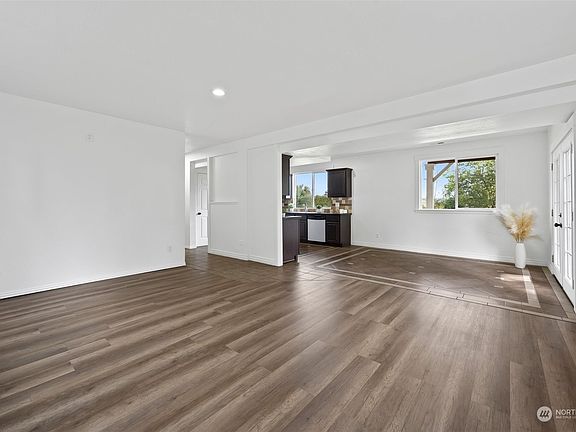 4th image of 29624 132nd Ave SE #2