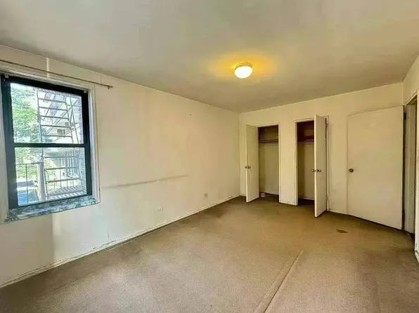 143-36 Barclay Avenue image 2 of 5