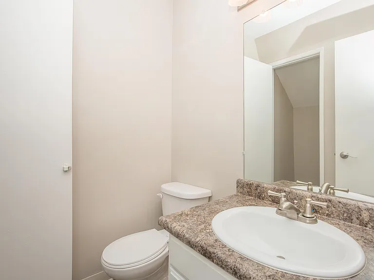 Huntington Highlander Apartment Homes — Photo 29