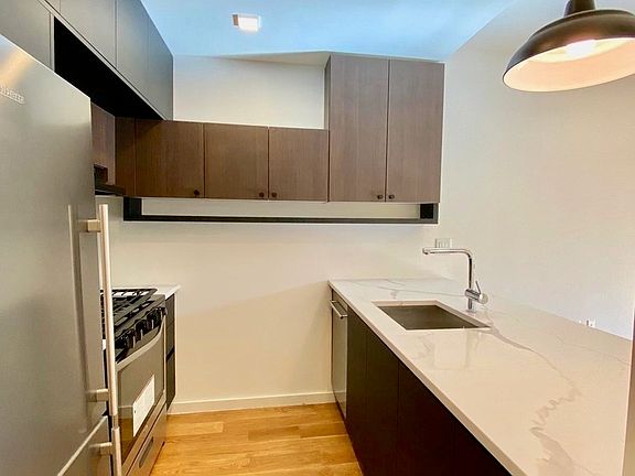 4th image of 25 E 19th St #2B