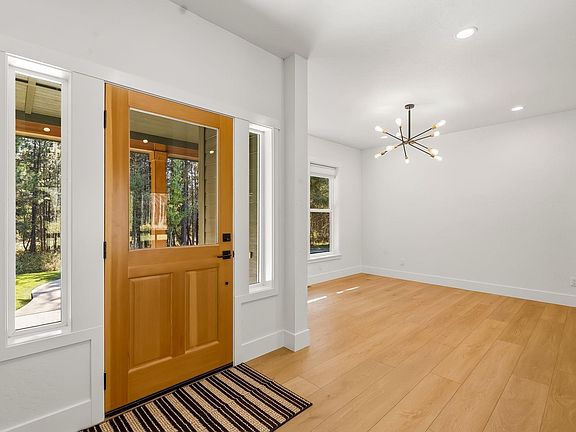 3rd image of 65 Graham Ave