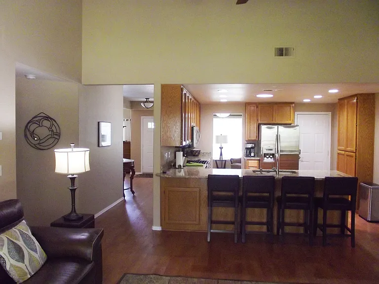 2122 Martin Dr — Photo 24