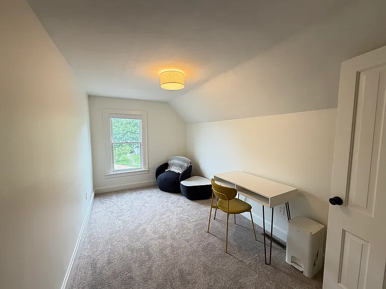 57 Caswell St — Photo 35