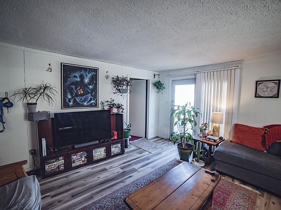 3rd image of 718 J St