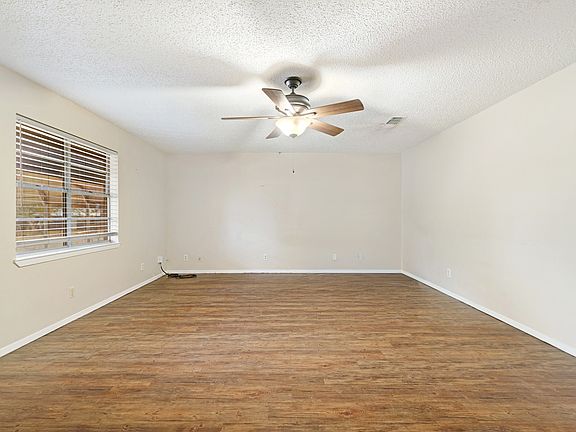 2nd image of 2820 W Kaufman St