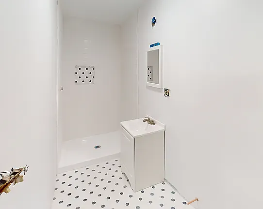 9 Viall — Photo 2