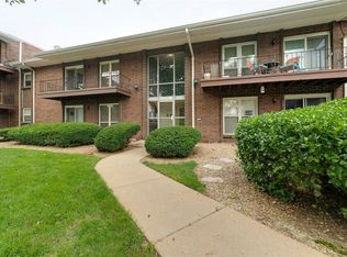 10364 Forest Brook Ln APT G, Saint Louis, MO