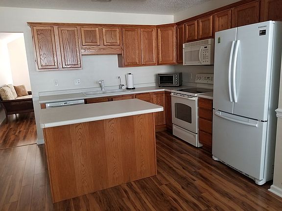 Light and Bright Kitchen!