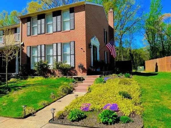 16164 Henderson Ln, Dumfries, VA 22025