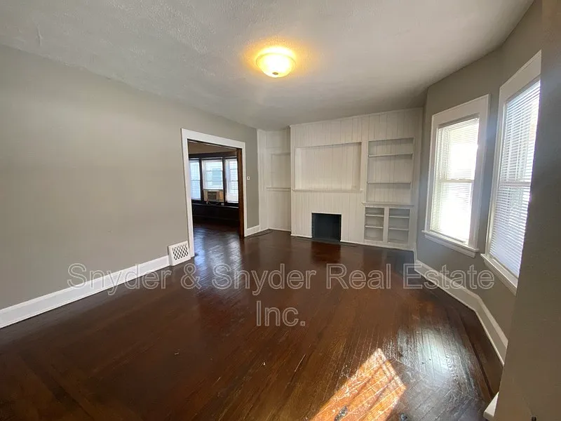 Building Photo - 418 Crestwood Ave #1