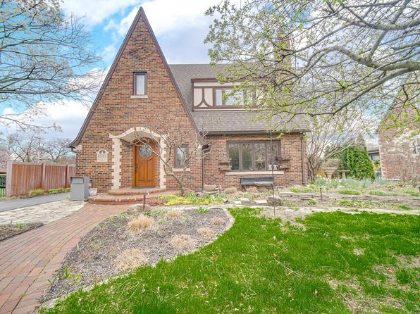 8505 Northcote Ave, Munster, IN 46321