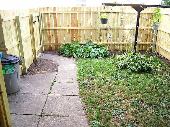 NEW 6' privacy fence