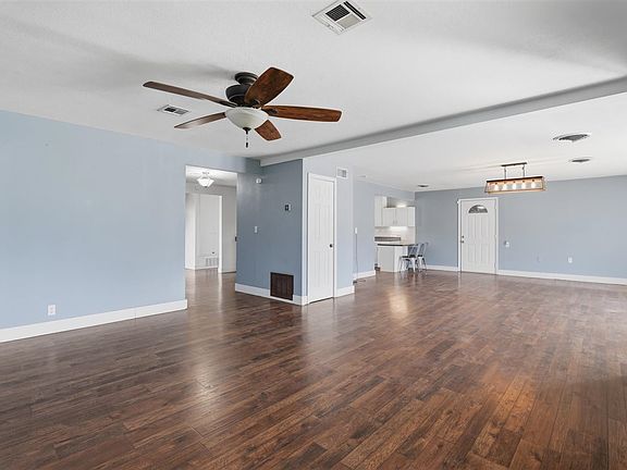 5th image of 617 Locust St