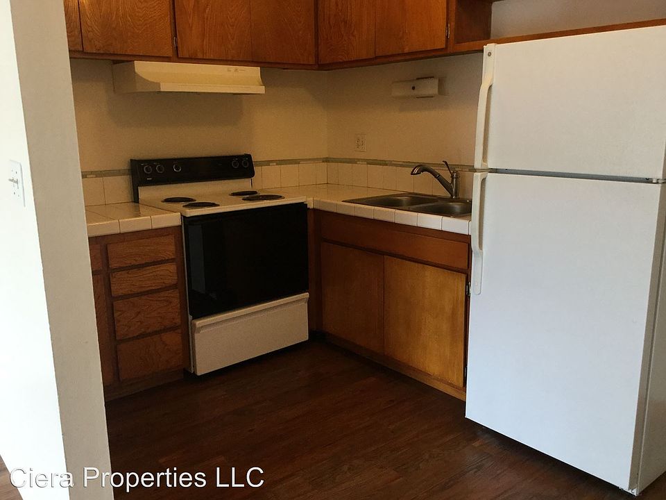 2nd image of 3940 Via Lucero APT 04
