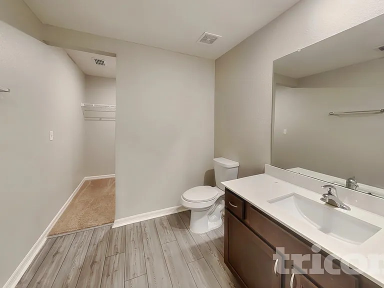 57 Pilgrim Dr — Photo 7