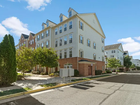 5637 Harrington Falls Ln Unit J, Alexandria, VA 22312