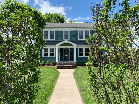 206 Gregory Boulevard