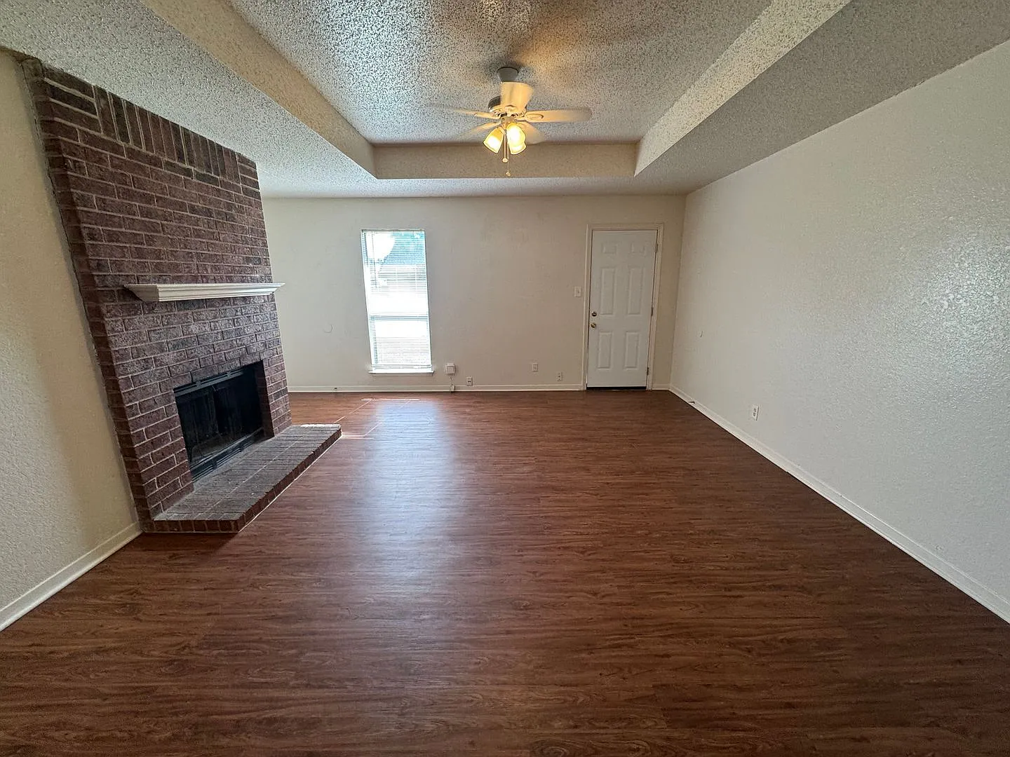 Cute duplex unit in NRH — Photo 3