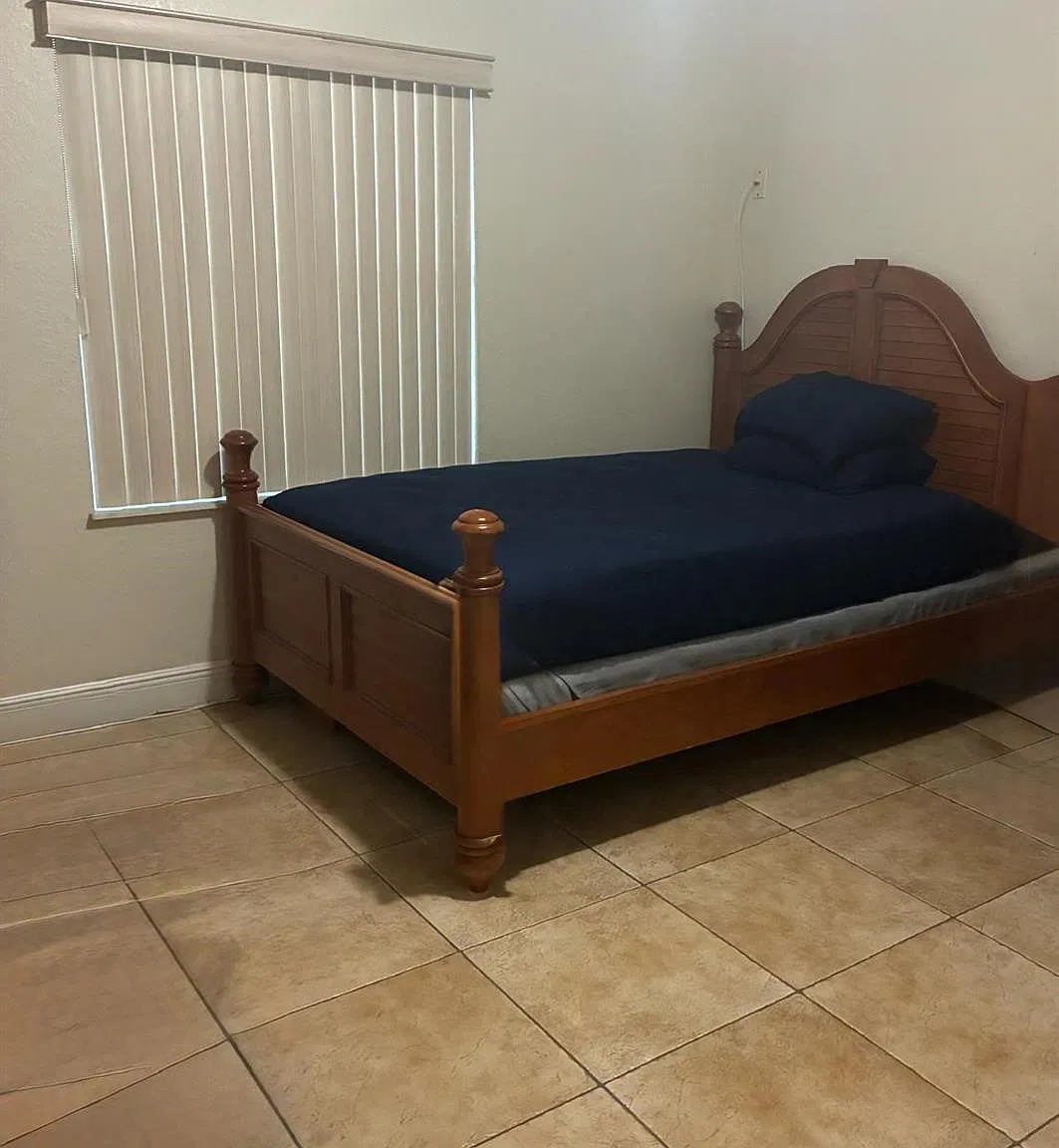 3 bed, 2.0 bath, 1714 sqft, $3,000 — Photo 4