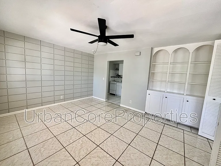 321 24th Ave N #2 — Photo 2
