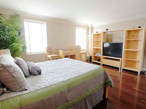 3rd image of 1205 St Charles Ave APT 604