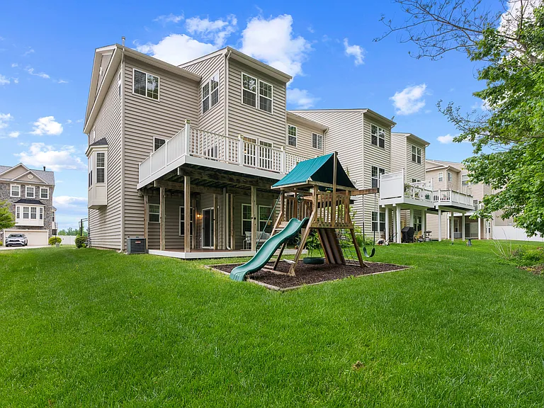 232 Mohegan Dr — Photo 26