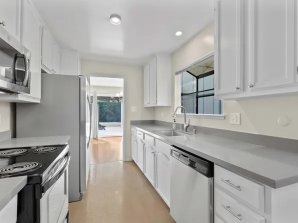 2201 Village Ct APT 4, Belmont, CA 94002