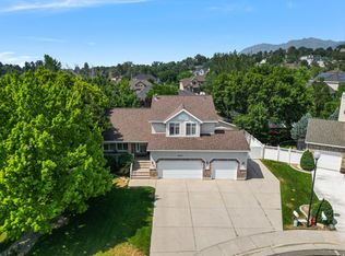 11128 S Barrett Park Cir E, Sandy, UT 84092