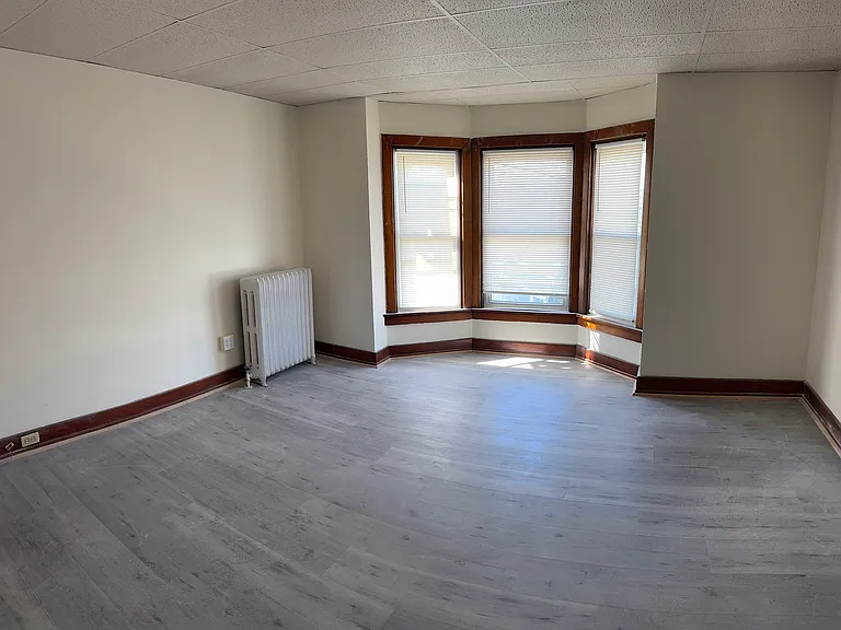 581 Guilford St — Photo 9