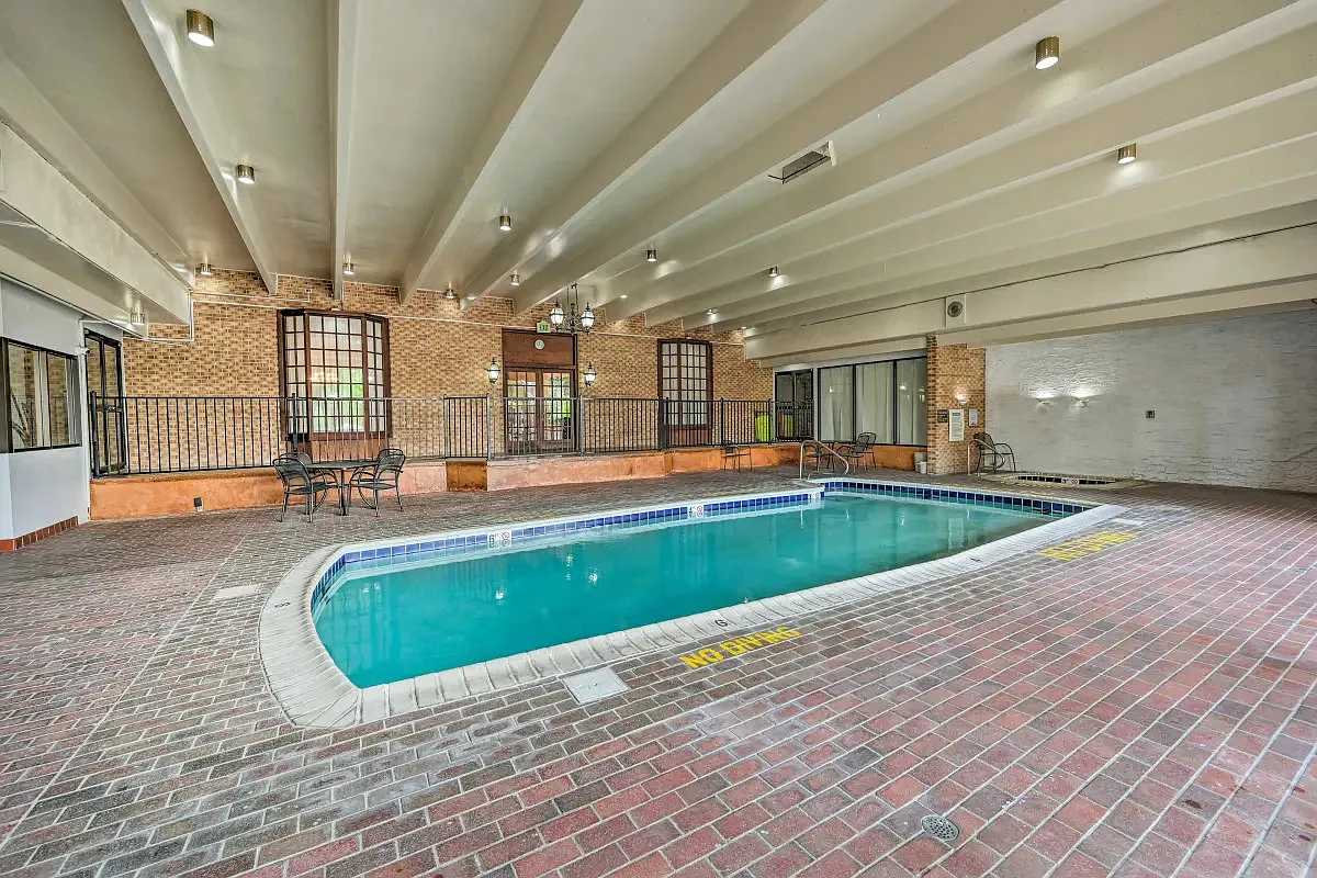 2 bed, 1050 sqft, $1,750 — Photo 3
