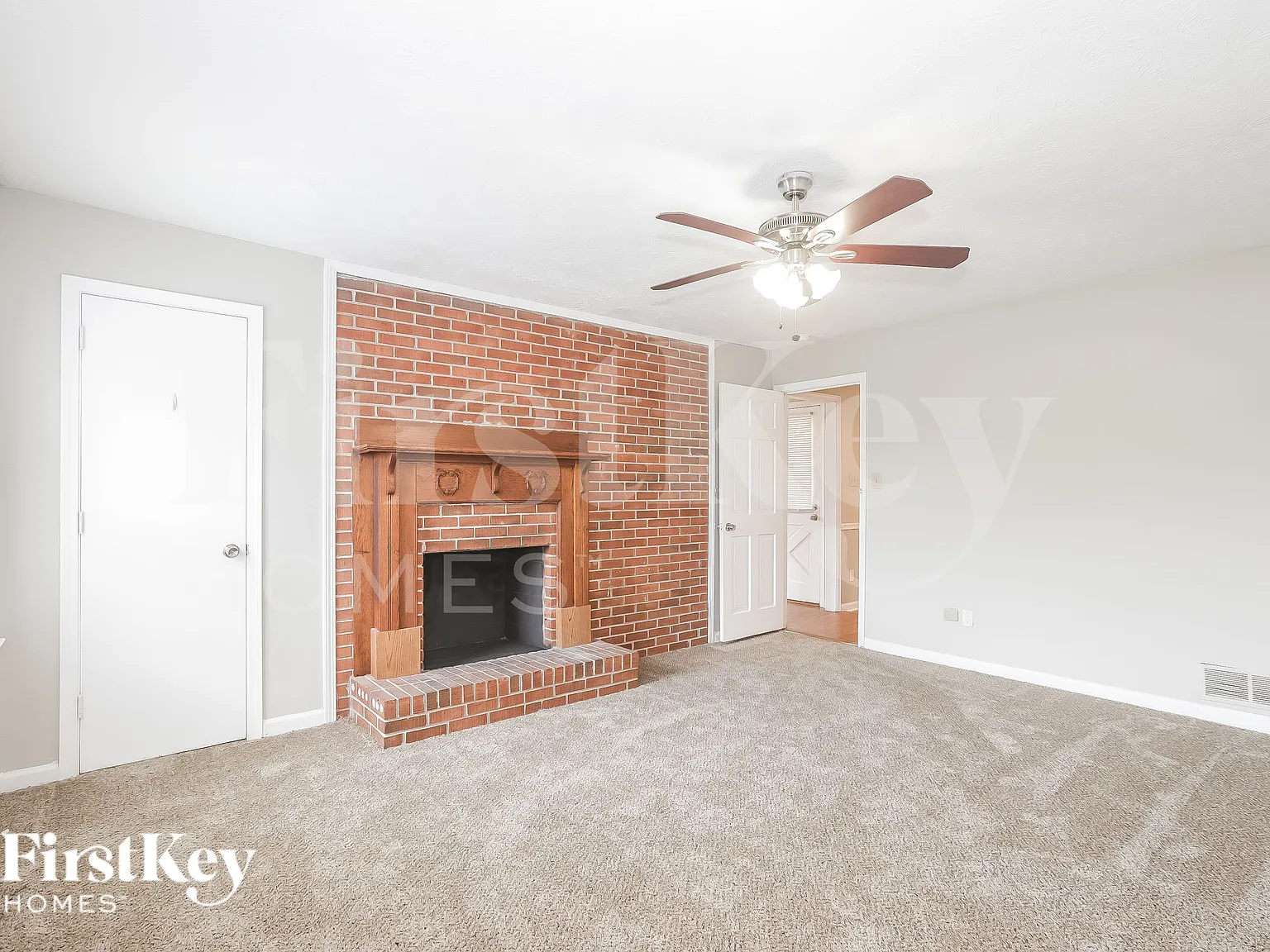 4 bed, 3.0 bath, 1476 sqft, $2,140 — Photo 4