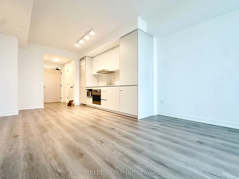 28 Interchange Way #4102 — Photo 13