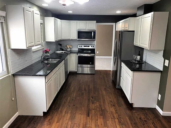 2nd image of 7404 Cinnamon Woods Dr