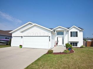 4525 Newport Ln, West Fargo, ND 58078
