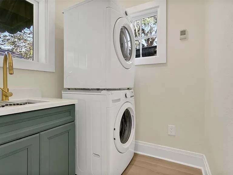 226 Elliott Ave — Photo 13