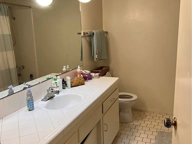 1559 Royal Way — Photo 17