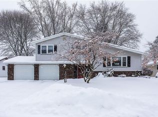 109 Fox Hall Dr, Rochester, NY 14609