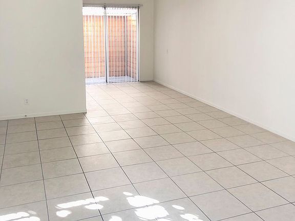 3rd image of 5320-5330 Ben Ave #5326.5
